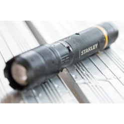 Stanley LAMPE TORCHE COMPACTE PREMIUM – 350 LUMENS - FATMAX -STANLEY Boutique FMHT81511 0 A6