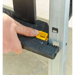 Stanley BOITE A OUTILS MARCHEPIED 63 CM FATMAX -STANLEY Boutique FMST81083 1 A11