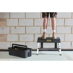 Stanley BOITE A OUTILS MARCHEPIED 63 CM FATMAX -STANLEY Boutique FMST81083 1 A2