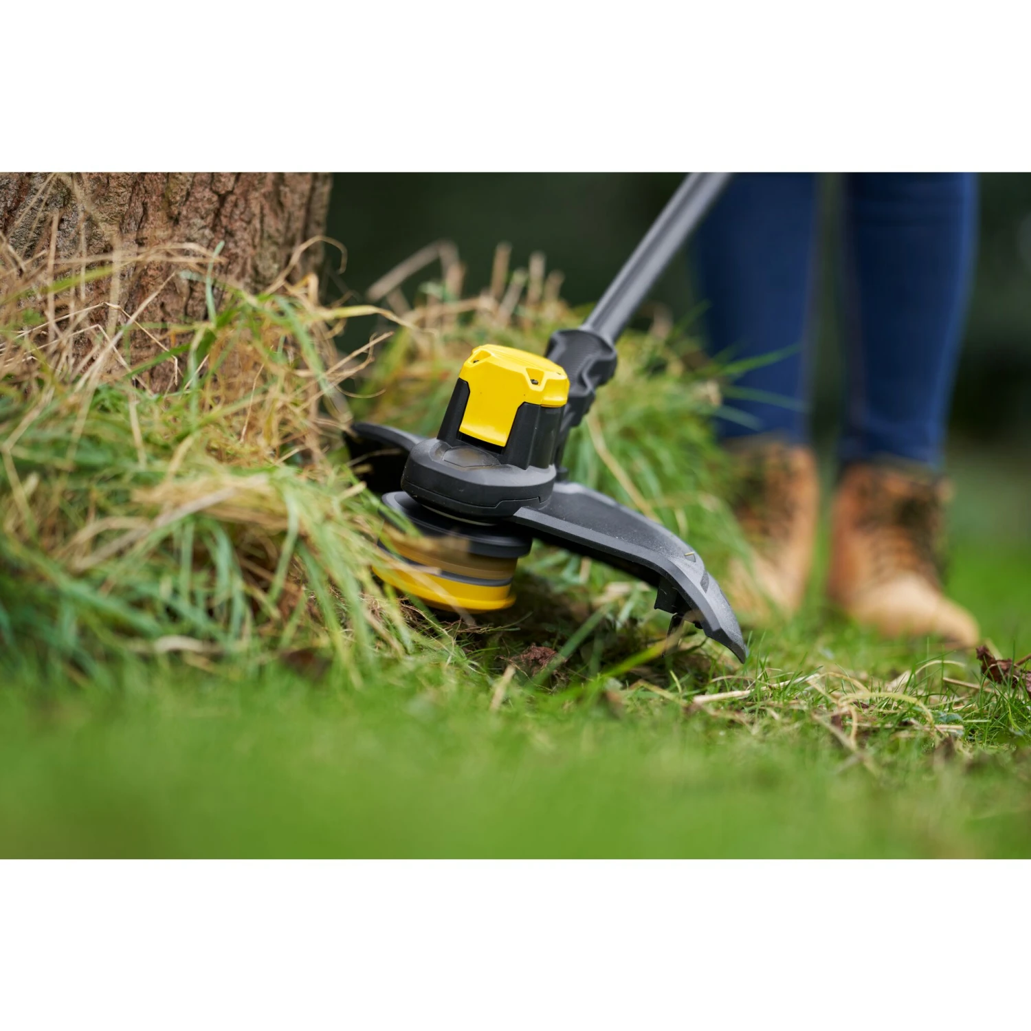 Coupe-Bordures Brushless 33 Cm 18V STANLEY® FATMAX® V20 (1 Batterie 4Ah) 4 Coupe-Bordures Brushless 33 Cm 18V STANLEY® FATMAX® V20 (1 Batterie 4Ah) – Image 4