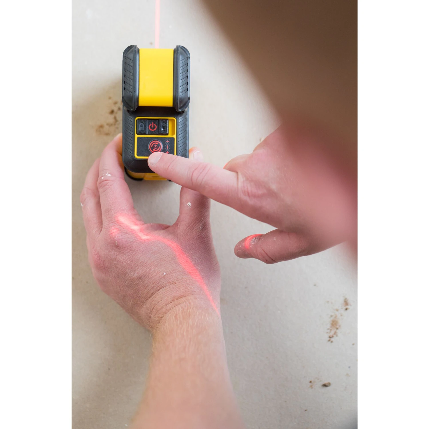 Stanley KIT NIVEAU LASER 360° CROSS360 ROUGE +TREPIED 6 Stanley KIT NIVEAU LASER 360° CROSS360 ROUGE +TREPIED – Image 6